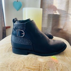 Girls Stride Rite Black Booties with sparkle 10